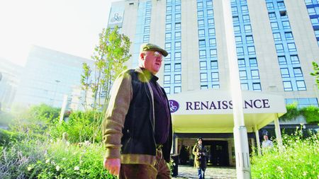 "Inteligentul face primul pas. Adică Răzvan!"