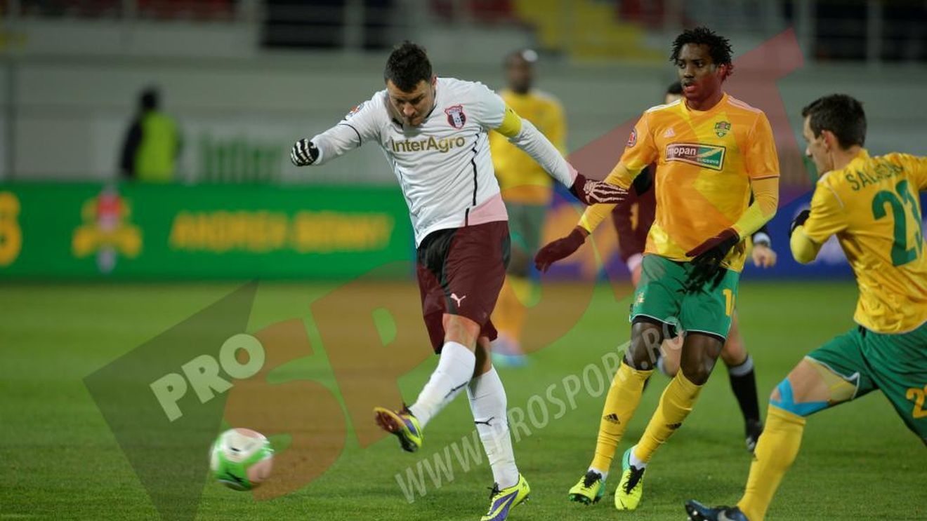 Yazalde duce Astra la șase puncte de Steaua! Astra - Vaslui 1-0