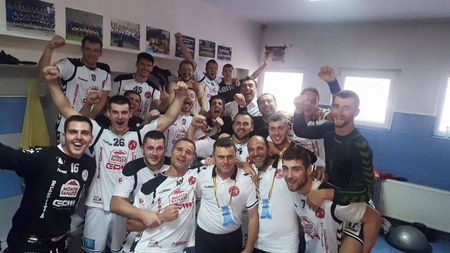 Săptămâna scandalurilor de arbitraj! Dinamo a reclamat că arbitrii au ajuns mai devreme cu o zi la Reșița: "Cu o noapte înainte? Oare de ce?" Trei meciuri, trei decizii diferite pentru faze similare