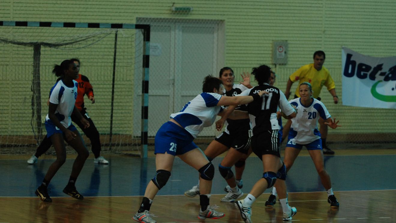 Cântecul de lebădă?** "Corabia e aproape scufundată"