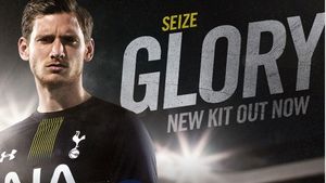 FOTO | Echipamentul lui Tottenham din sezonul 2014-2015, un omagiu adus lui Bill Nicholson