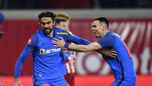 Șut spre nordul Europei: FC Copenhaga pregătește o ofertă de 2,5 milioane de euro, Gigi Becali vrea 3 milioane de euro pe fotbalistul FCSB. Danezii sunt gata de asaltul decisiv pentru mijlocașul român, care intră în ultimul an de contract | EXCLUSIV