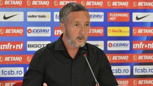 Meme Stoica nu e surprins de decizia Universității Craiova de a-l demite pe Laszlo Balint. „Nu a fost ideea patronului să vină!”