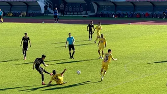 A cincea victorie la rând pentru Chindia, 3-0 în amicalul cu Flacăra Moreni. Leo Grozavu, ”auto-menajat” pentru meciul cu Târgu Mureș, în clinciuri cu puținii spectatori de la Târgoviște