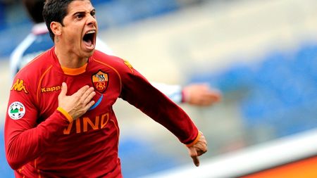 Cicinho,** transferat la Sao Paolo!