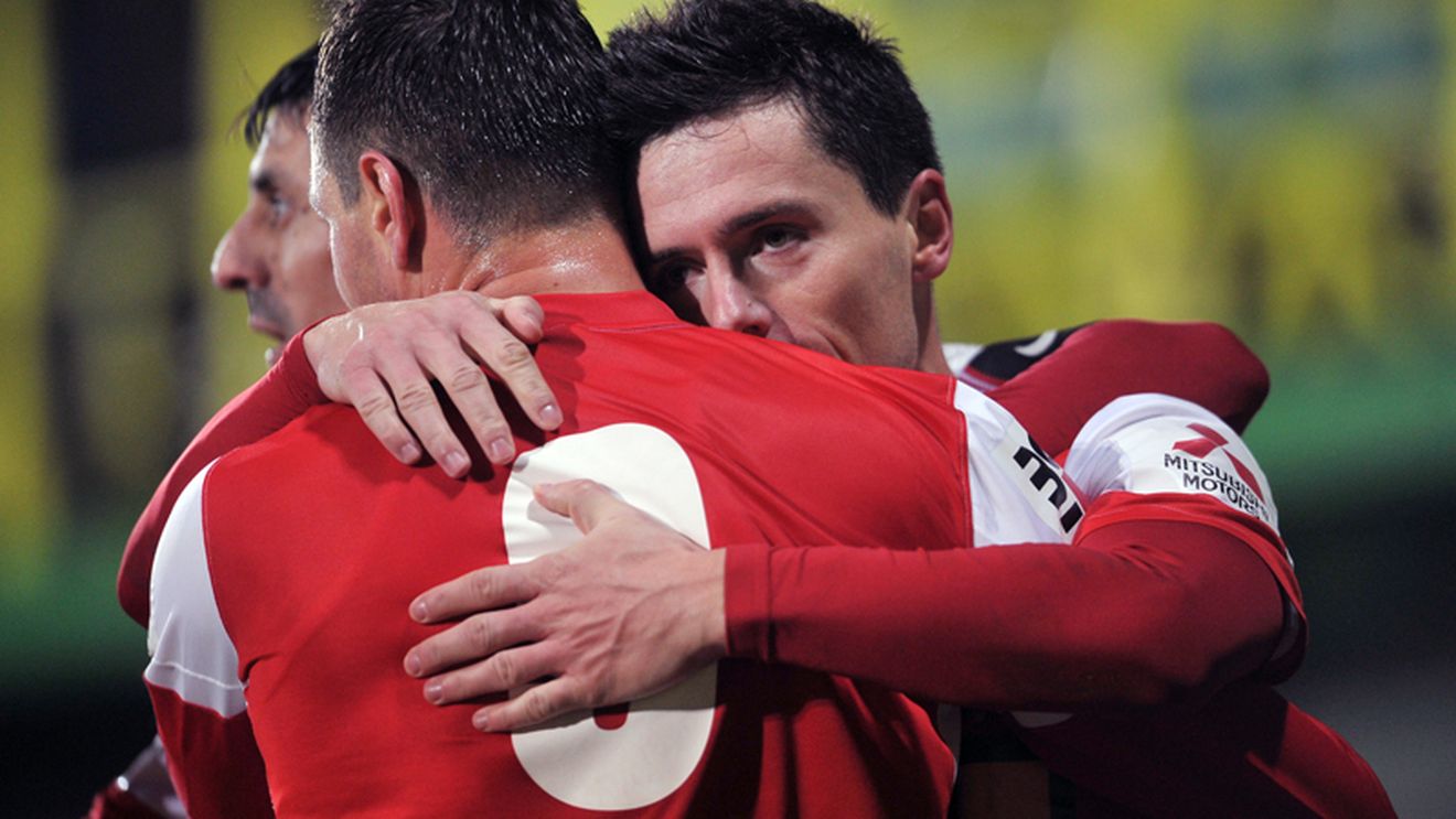 "Câinii" îi dau peste nas lui Becali!** REACȚIA dinamoviștilor după ce Gigi a spus că Steaua va fi pe primul loc de Paști