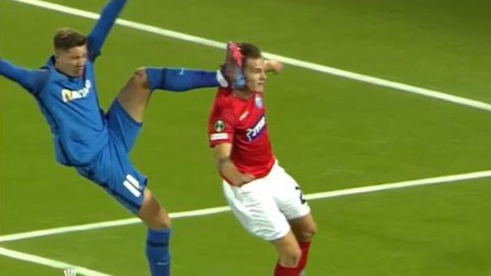 David Miculescu, gafă de amator în propriul careu! Penalty obținut de Silkeborg după o intrare dură a fotbalistului de 1,7 milioane de euro | VIDEO