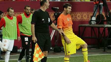 Ne-am făcut iar de râs! Întâmplări ULUITOARE la amicalul Dinamo - BarÃ§a:** "Au plecat cu frigiderul în spate de la zona VIP!" Vezi ce i-a mai ȘOCAT pe catalani!