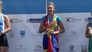 România s-a lipit de AUR și la mondialele de canotaj pentru juniori: două titluri și o medalie de bronz pentru ambarcațiunile tricolore, locul 4 în clasamentul general pe națiuni. Tabita Maftei, urmașa Elisabetei Lipă - aur în simplu
