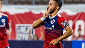 Perla lui Gică Hagi a uimit America! Gol fabulos: „What a shot"