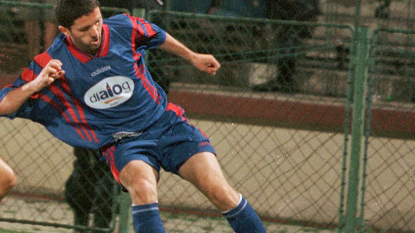 EXCLUSIV | Seara în care fotbaliștii de la Steaua au fost bătuți măr. "Ne așteptau doi jucători în tunelul spre vestiare. Au fost lovituri foarte grele, am fost scuipați"
