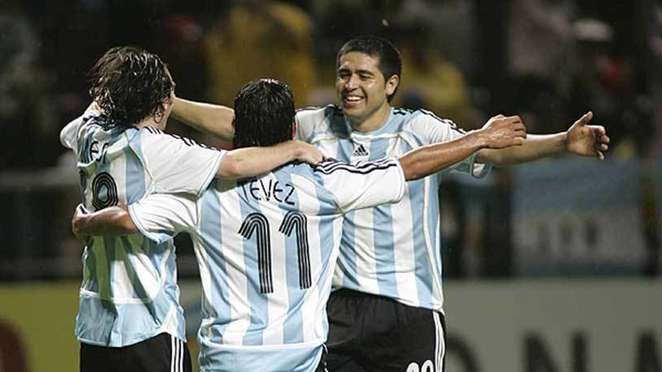 Patru persoane au fost arestate în cazul răpirii tatălui lui Carlos Tevez