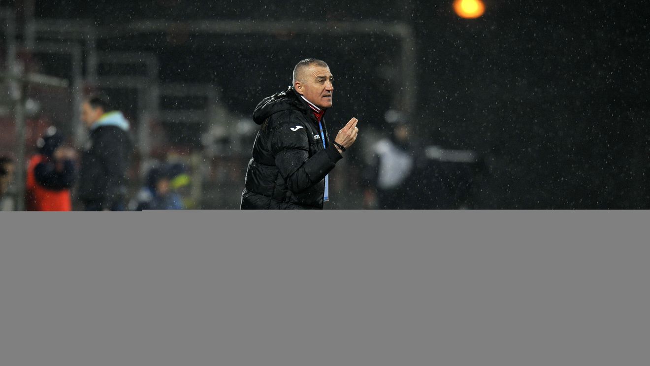 ASA, la un pas să rateze play-off-ul. Grigoraș: "E păcat pentru această echipă". Antrenorul a explicat de ce l-a schimbat pe Mutu în meciul cu CFR: "E normal să fie supărat"