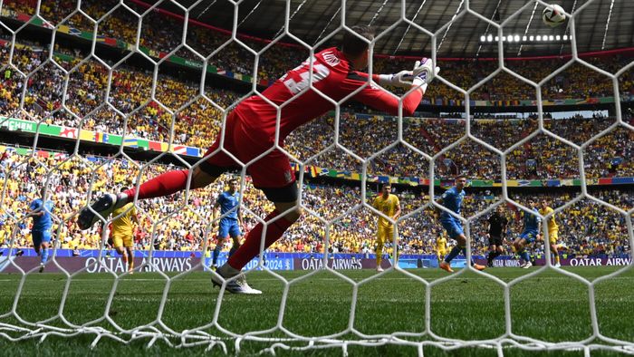 Adrian Mutu îl face praf pe portarul care e gata să îl dea afară pe Horațiu Moldovan de la Atletico Madrid! Vedetele de zeci de milioane de euro ale Ucrainei, distruse: „El a fost cu noi”