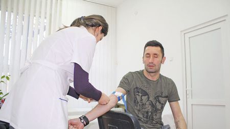 Jucătorii Oțelului au tratat cu umor vizita medicală! "Mi-e rău de seringă" Glume cu Paraschiv, Pena și Antal