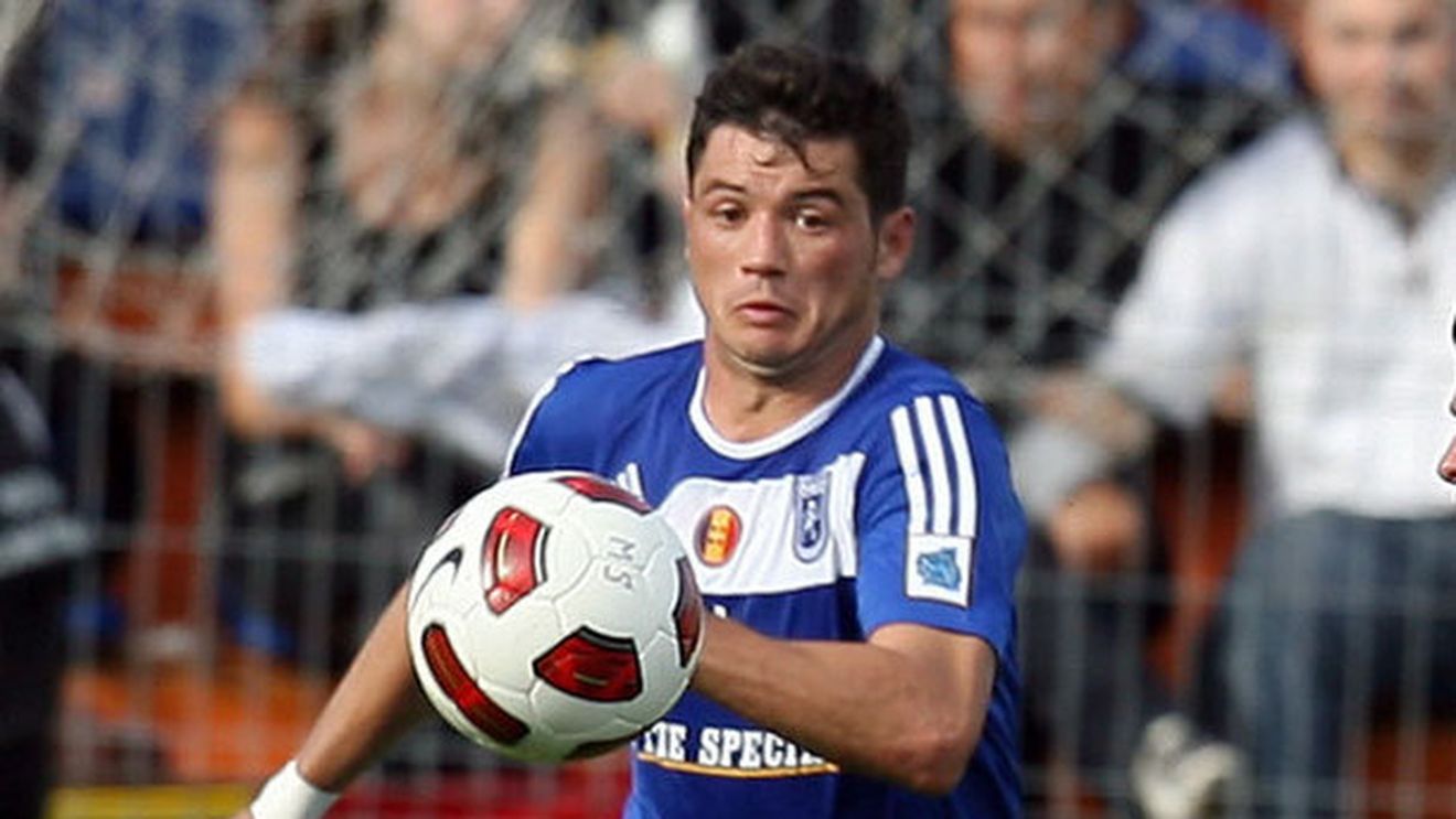 Dănănae vine la Steaua și nu prea!** Fundașul se simte "lucrat" de cineva din anturajul lui Becali