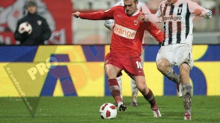 Fotbal putred: Dinamo - Astra 2-2! Fanii i-au cerut demisia lui Andone