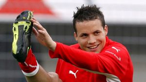 Liverpool l-a transferat pe Philipp Degen