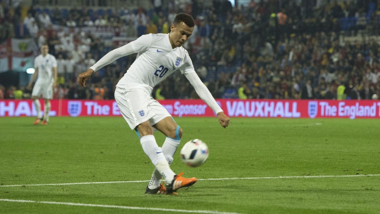 Imagini incendiare! Dele Alli, vedeta lui Tottenham, fotografiat în timp ce se săruta cu fiica lui Pep Guardiola