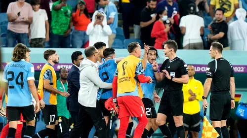 Luis Suarez plângea pe bancă, iar colegii lui s-au năpustit asupra arbitrului după fluierul de final al meciului Ghana – Uruguay! Ce i-au reproșat
