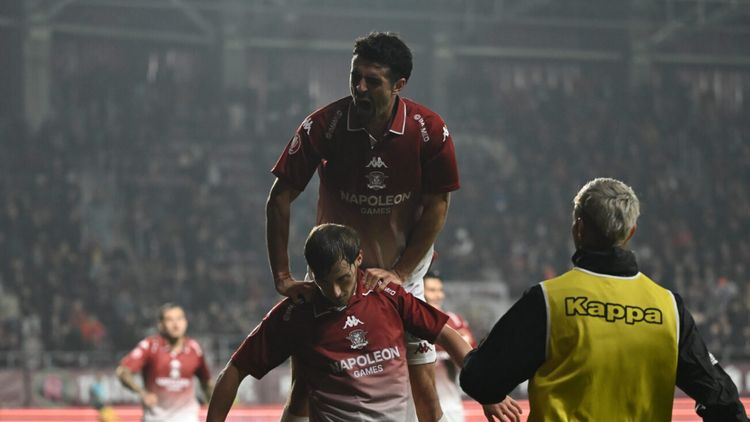🚨 Rapid – Csikszereda 2-0, în etapa 14 din Superliga. Giuleștenii egalează liderul Dinamo!