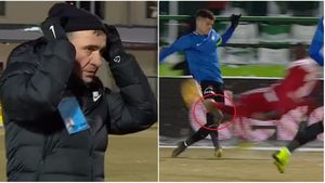FOTO | Fault grosolan asupra lui Ianis Hagi! Piciorul i s-a îndoit, după ce Viera i-a pus talpa pe genunchi, dar centralul nu a dat nici măcar fault. MM Stoica a intervenit