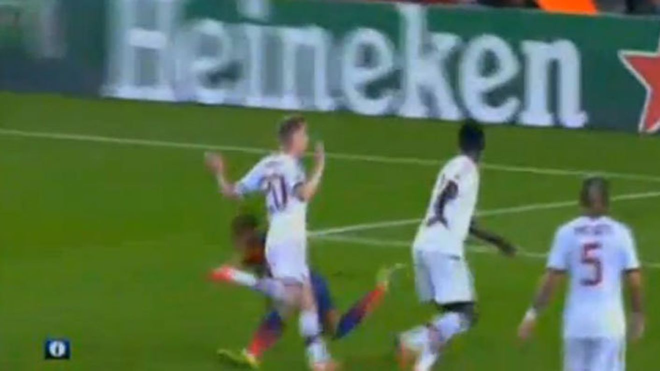 Neymar a "lovit" din nou! VIDEO Barcelona a deschis scourul cu Milan după o fază cel puțin suspectă! A fost penalty?