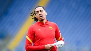 Italia, sub teroare! Clipe de groază pentru Chris Smalling și familia lui, după ce o bandă de hoți înarmați i-au luat ostatici și i-au jefuit!
