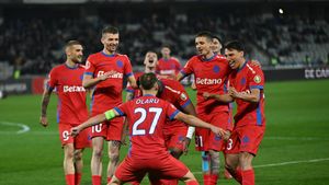 Cine transmite la TV Steaua Roșie Belgrad - FCSB