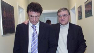 Popescu: "Să-i fie rușine lui Sandu! Și dacă aș fi de 10 ori anchetat sunt mai cinstit decât el!"