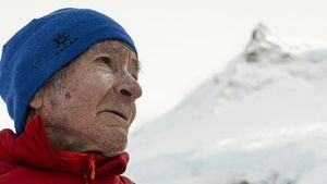 A doborât recordul mondial la 86 de ani! El e cel mai în vârstă om care a cucerit un vârf de peste 8.000 de metri