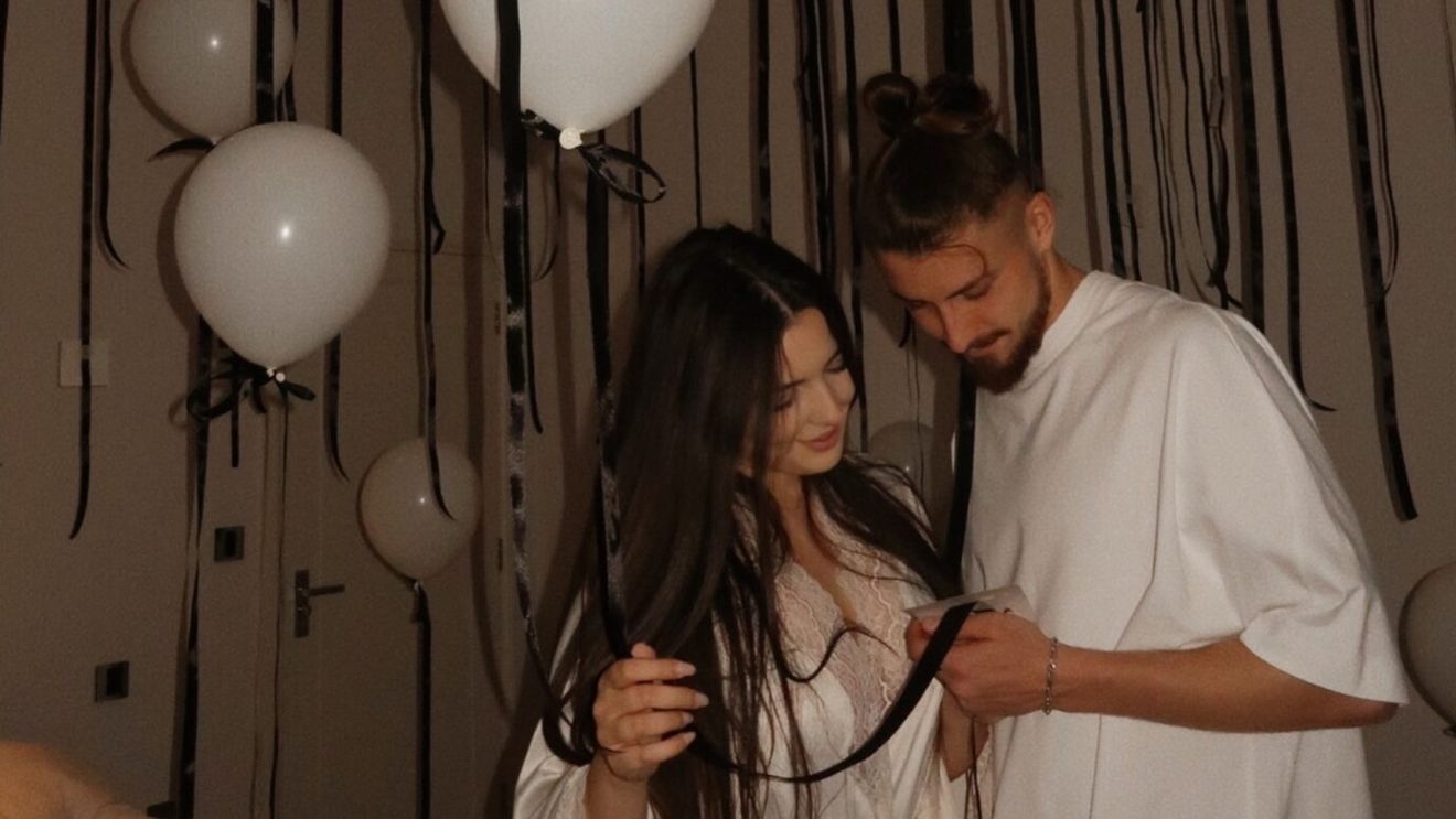 Ciudata declarație de dragoste a iubitei lui Radu Drăguşin pentru fundaş, în ziua în care acesta a împlinit 23 de ani