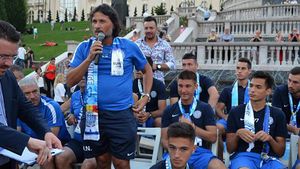 Nicolo Napoli și-a luat rămas bun de la jucători: "Le mulțumesc pentru acești doi ani în care am obținut rezultate foarte bune. Îi urez succes lui Neagoe!"