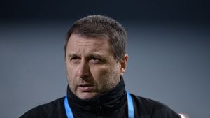 Mangia, înainte de Dinamo - Craiova: "Clasamentul nu contează, știm că este vorba de rivalitate". Italianul a pierdut o finală de campionat din cauza unui gol marcat de un actual "câine"