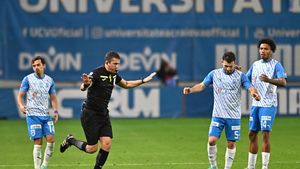 La o jumătate de an după ce a fost dat afară de Universitatea Craiova, atacantul a fost vândut în Portugalia pentru 1.7 milioane de euro