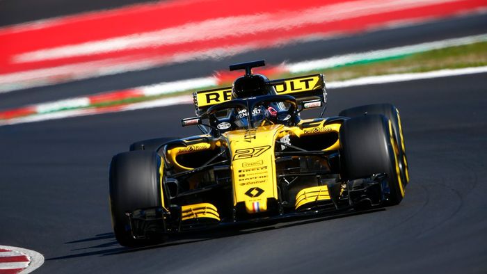 REPORTAJ | Formula 1 văzută din spatele cortinei. Câți oameni lucrează pentru a duce "Marele Circ" aproape de perfecțiune, tehnologia revoluționară utilizată de ingineri și explicația volanului cu 1.000 de butoane