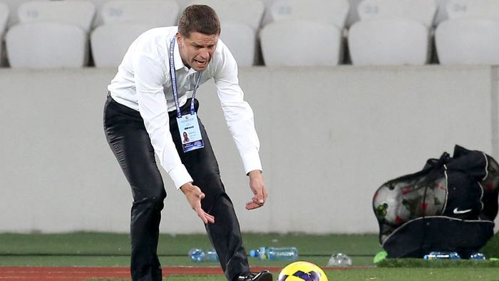 Stoican a lămurit, pentru ProSport, situația sa: "Rămân la Dinamo. Cei de la Al Raed voiau să se asigure că negociază cu mine. Din acest motiv apare semătura mea"