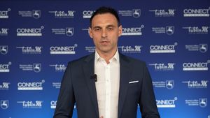 Arbitrul de fotbal a fost bătut cu bastoanele telescopice și a ajuns la spital!