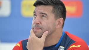 Pontul lui Moți pentru Contra! Cine ar fi cel mai potrivit pentru a juca în apărare lângă Nedelcearu: "Poate suplini cu brio, nu e nicio problemă"