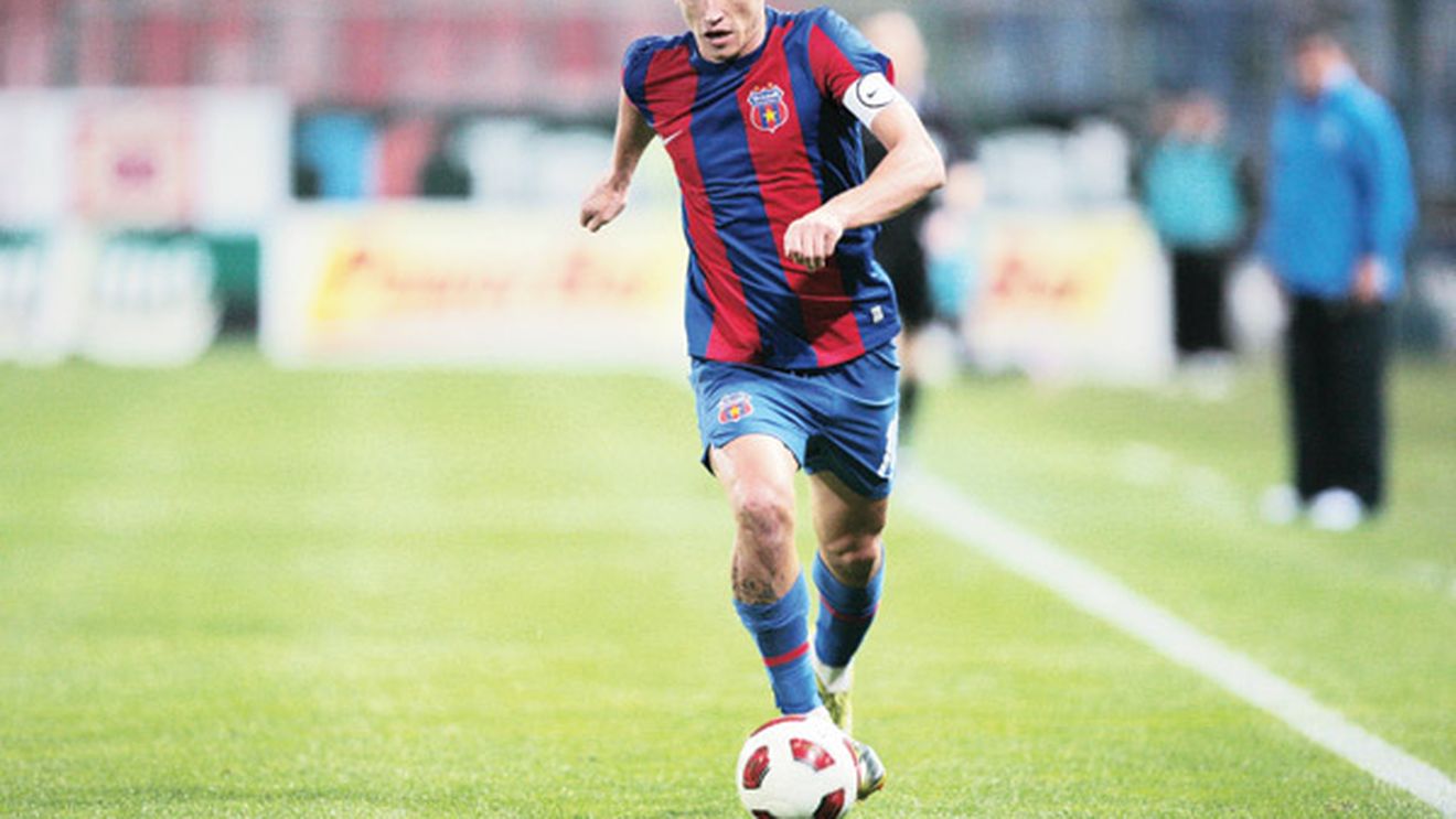 Căpitan de club!** După stagiul din Antalya, Tănase a rupt în două localurile de noapte