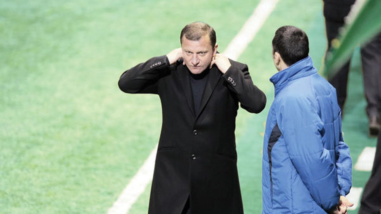 Dorinel Munteanu își apără echipa și îi critică pe suporteri!** "Sunt surprins de atitudinea lor! Ar trebui să ne fie alături și la bine și la rău"