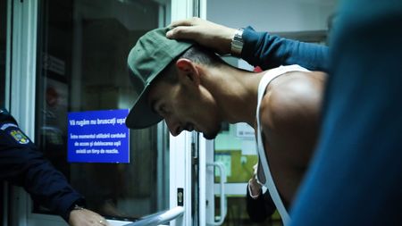 Un fost jucător din Liga 1 a fost arestat! Totul a pornit de la viciul „păcănelelor”