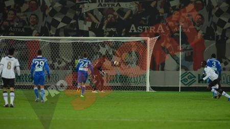 Amenințare pentru Steaua: Astra - Gloria 4-0!** Gol FABULOS Fatai, dublă Distefano! VEZI REZUMATUL VIDEO