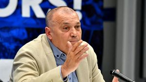 Marcel Pușcaș a intrat în direct, la TV, și i-a dat răspunsul lui Robert Popa, după ce acesta l-a numit „bunic figurant”! „Așa i-am reproșat și lui”