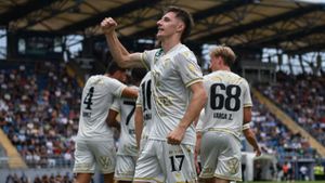 N-a fost bun pentru Gică Hagi, dar face show la maghiari: Corbu a marcat pentru Ferencvaros!