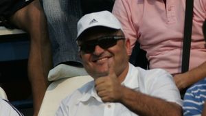 Derbiul Craiova-Dinamo a început!** "Pregătesc vițelul la proțap și 2-3 goluri pentru Lobonț"/ "Vă dăm 4"