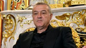 Gigi Becali a ajuns să plătească şi el comisioane la impresari! Pe primul loc în topul celor mai darnici e, însă, singurul patron din Superliga pe care îl recunoaşte drept duşman