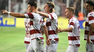 Petrolul - Rapid 0-2, în etapa 6 din Superliga. Victorie facilă pentru giuleșteni pe „Ilie Oană”, grație golurilor lui Dobre și Moruțan!