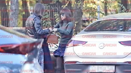 Au apărut noi imagini cu Dan Alexa și Denise Rifai. Ce au făcut cei doi când credeau că nu-i vede nimeni, în interiorul restaurantului