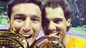 Turneul în care Nadal e mai bun la dublu: "Rafico", prima pereche câștigătoare în 2015 în tenisul masculin și careu de titluri pentru "Matador". Reacția de milioane a adversarului: "Te rog să nu joci dublu și la Australian Open"